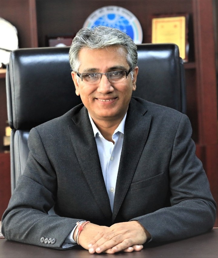 Dr Komal Kapoor